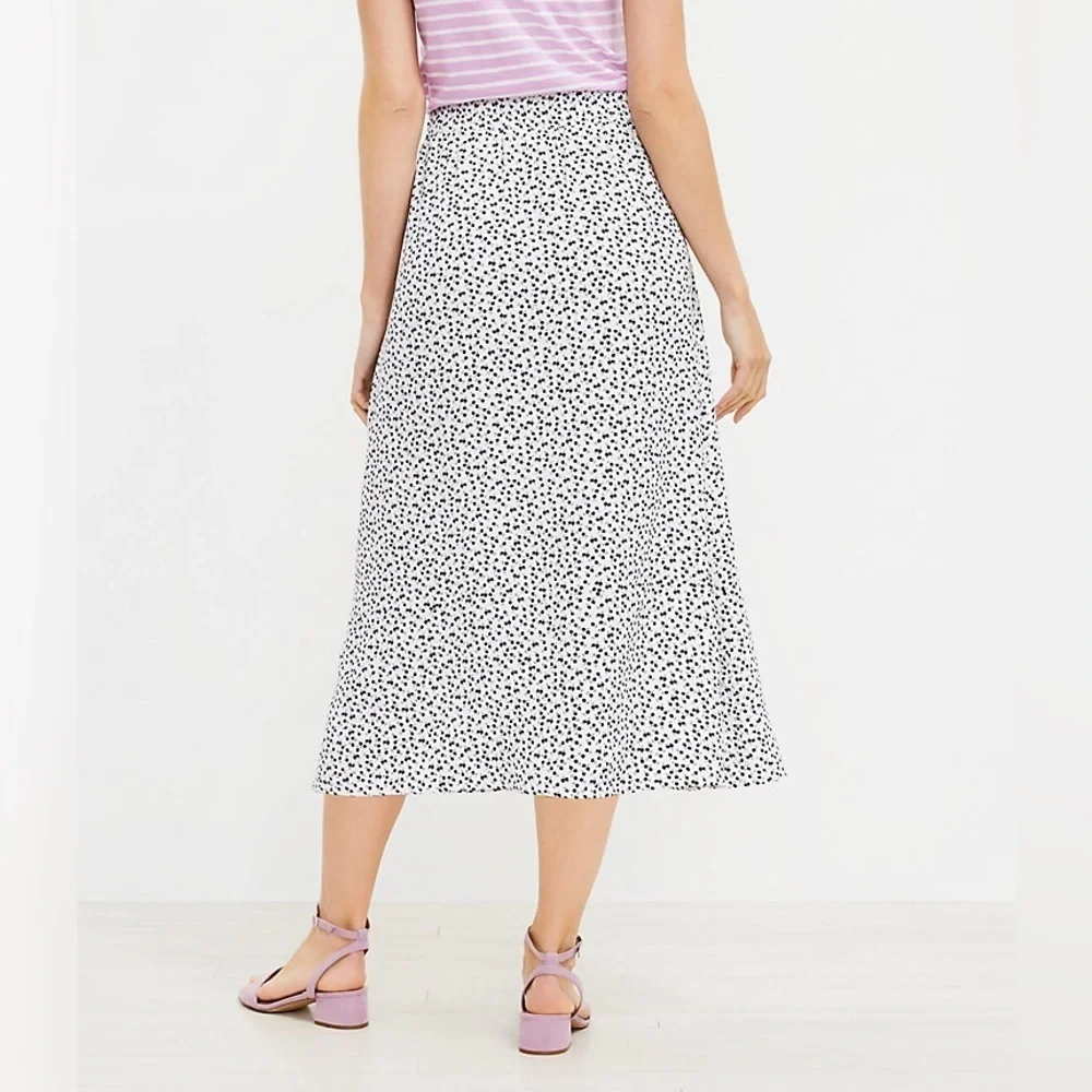 LOFT White and Black Floral Button Pull On Midi Skirt Size Medium NWT BRAND NEW - Picture 3 of 14